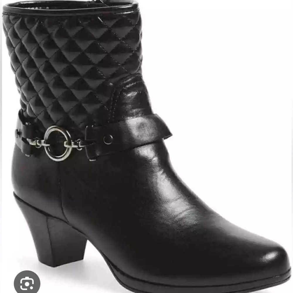 Munro women’s Laconia boots